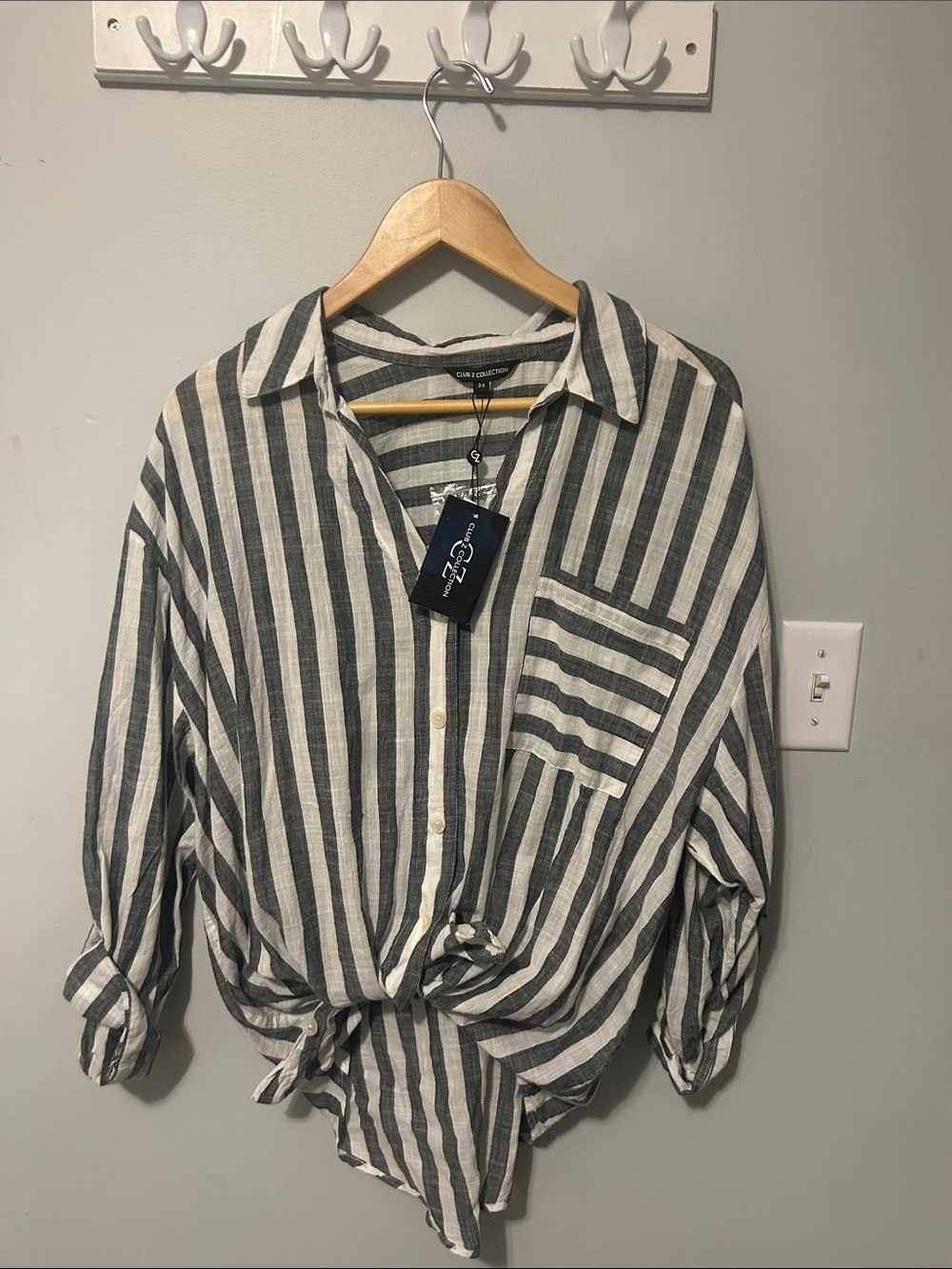 Striped Button-Front Tie-Hem Blouse in Gray & White